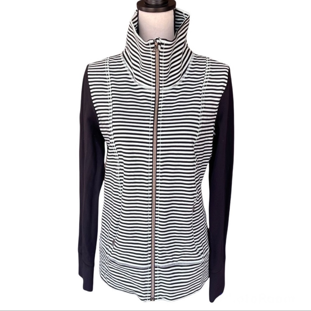 Lululemon Daily Yoga Jacket Classic Stripe Mint